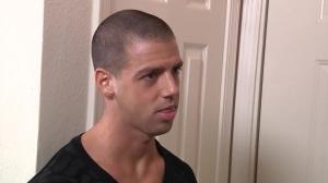 Str8toGay.com: Muscled hunk helps with gagging