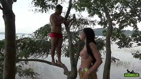 elisa sanches dando o cu em cima da arvore