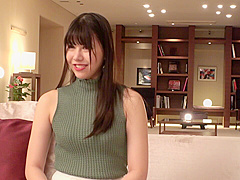 259luxu-1441　ご職業は社長秘書。華やかな彼女