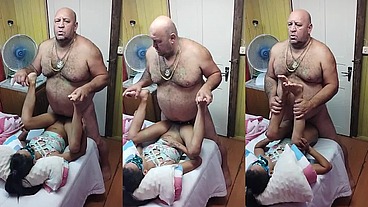 ELA GOSTA DE FIGAR COM ELE TODAS AS TARDES DE VERÃO