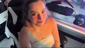MY BOYFRIEND TEACHES ME HOW TO PLAY BUT I ONLY KNOW HOW TO PLAY WITH HIS COCK