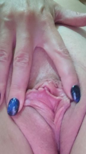 MILF in Pink Sit on Your Face