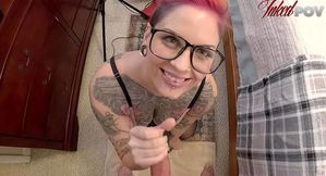 Tattooed woman Ava Minx sees what's cumming