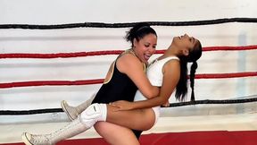 BEARHUG FETISH BATTLE: FENIX vs ASHLEY – Intense Female Wrestling in Swimsuits