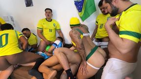 walter guess - profissionais fudendo pasivos- em ritimo de copa do mundo - sexo interracial brasil