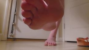 MizzErotique Sweaty bare feet out of flip flops
