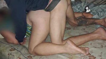 Fui assistir um jogo de futebol , acabei assistindo meu amigo fudendo minha esposa !