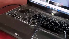 mi madrastra lesbiana colegiala jovencita se masturba viendo porno y me envia el video por 1000 pesos, sexo casero real amateur.