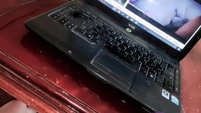 mi madrastra lesbiana colegiala jovencita se masturba viendo porno y me envia el video por 1000 pesos, sexo casero real amateur.