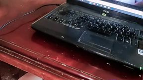 mi madrastra lesbiana colegiala jovencita se masturba viendo porno y me envia el video por 1000 pesos, sexo casero real amateur.