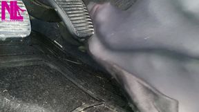 Revving in Grey Flats with Chains in Mp4format