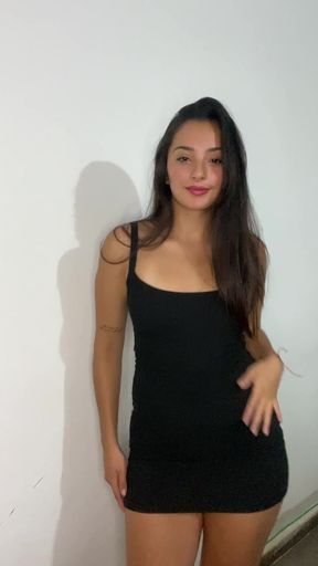 Teen onlyfan shows off her tits