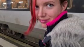 je baise mon chauffeur de taxi avant de partir en voyages je le drague dans sa voiture puis le baise a l hotel