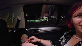 je baise mon chauffeur de taxi avant de partir en voyages je le drague dans sa voiture puis le baise a l hotel