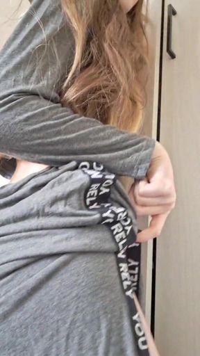 I've got a bit of a domestic kink, and I can keep a secret!