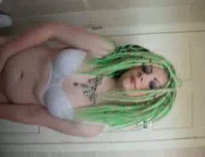 Do I look like a sexy teen alien chick with my freaky hair