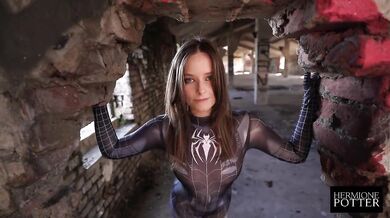 Spidergirl Shocks Lost Place Photographer With Big Cock Deepthroat Destroyer