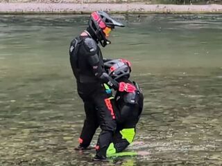 Gear-Heads getting moist in the Isar [ Free OnlyFans ]