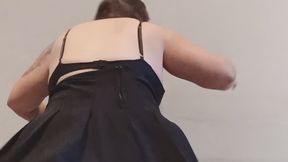 This box is insignificant under my giant butt, it is about to be crushed and broken!