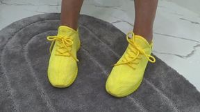I actively wiggle my toes in my yellow sneakers c