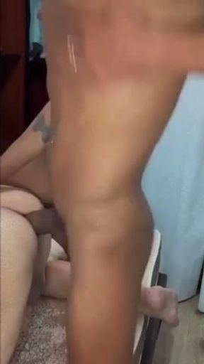 Pauzuda gostosa no meu rabo