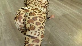 very hot!!! after the party, a beauty in a leopard bodysuit passionately fucks and sucks a dick