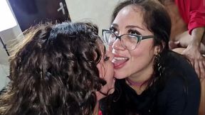 fui filmar minha amiga e os safados me botaram pra mamar depois enfiaram o pau em mim