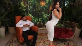 Spicy sex on the cold floor with a big-bottomed Elizabeth Márquez