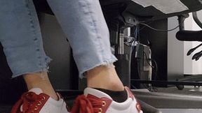 Asian sneaker shoeplay-removes socks and sweaty soles