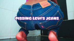 Desperate Wet Play in Tight Levis - Smerald