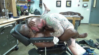 Cesar Ventura, Dallas Steele, Darin Silvers, Jake Morgan, Mason Lear, Ray Diesel dan Romance, diperkosa secara anal