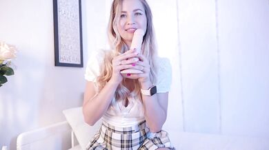 Could such a big dildo fit in her mouth