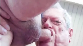 Daddy with dentures gives eager amateur blowjob
