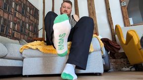 Another tiny - Part 1: Worship my giant feet