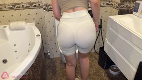 A compilation of close-up pissing in the toilet and bathtub!