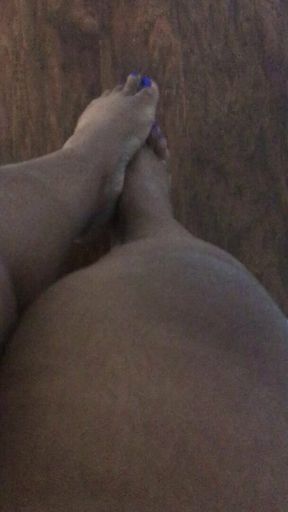 Feet play