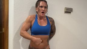 Home Alone: Bellybutton Masturbation with Taperedphysique