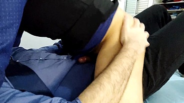 Gozou no meu terno e gravata sem tocar