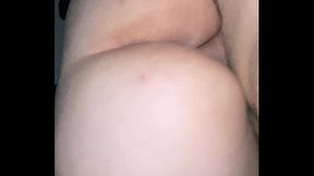 Ela senta gostoso no meio da noite