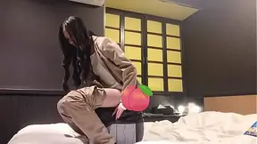 Japanese Amateur Girl Masturbates While Peeing