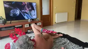 Spanish MATURE BABE gets a surprise Xmas bang