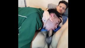 tremenda mamada que le da el pasivo al CHACAL colombiano YOUTUBER Alexander parra  se le vino en su boca y pidi&oacute_ que botara la leche para el poder verla por que le exita, wow que maravilla