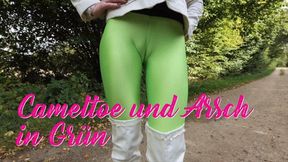 Cameltoe und Arsch in Grün - Cameltoe and ass in green