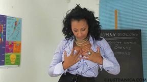 THE ""MODEL" *  MODEL CLOSE UP* (#444444 00)