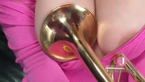 Big-Breasted Beauty at Hot Springs: KYIZ-004 Chinami Amemiya's Steamy Swimwear Showdown