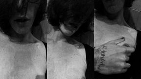 tellement excitee que je masse les seins avec ma salive toute chaude lors ...