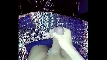 Masturbandome bien caliente para las chicas putas