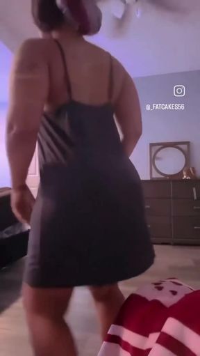 Twerking upskirt exposes luscious pussy lips