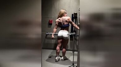 18yo Skylar Mae’s First Anal Leak on TikTok Live