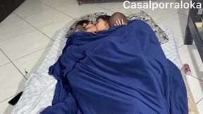 mosao matando a saudade da namorada e colocando ela pra senta com o cuzinho na rola do maridao . casal trisal